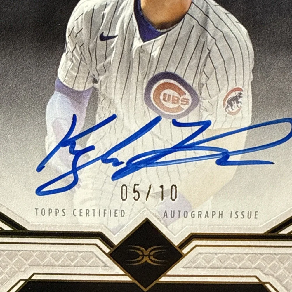 Topps 2025 Definitive Collection Kyle Tucker Chicago Cubs Framed Auto FAC-KT /10
